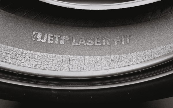 Innovative Schaumtechnologie für Akustikschäume: 4JET präsentiert bahnbrechendes Laser-FIT Verfahren
