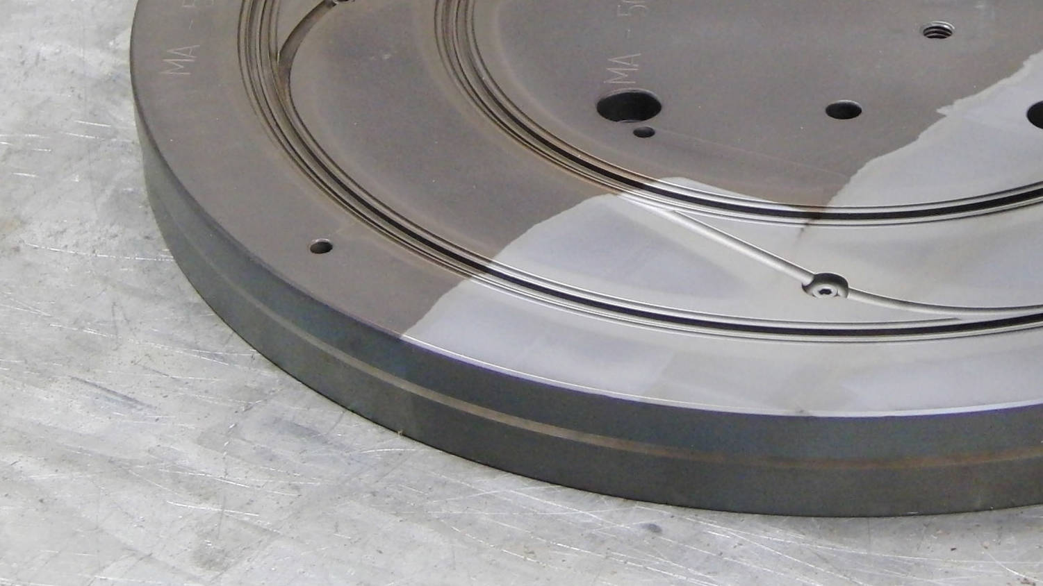 Laser cleaning of injection molds for thermoplastic Laser cleaning of injection molds for thermoplastic